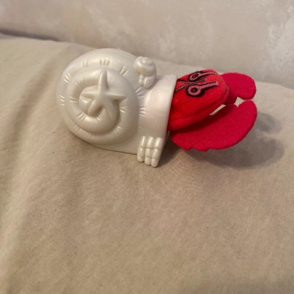 Eric Carle McDonalds Happy Meal Kids Toy - A House for Hermit Crab